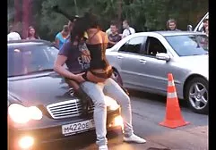 مشاعره بزرگ زن داغ چشمک زن در ملاء عام عکس متحرک سک30
